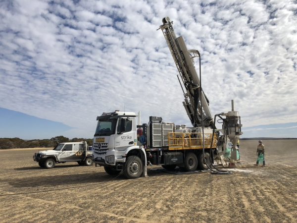 Schramm providing client support on a T450 Series Drill Rig in the field.